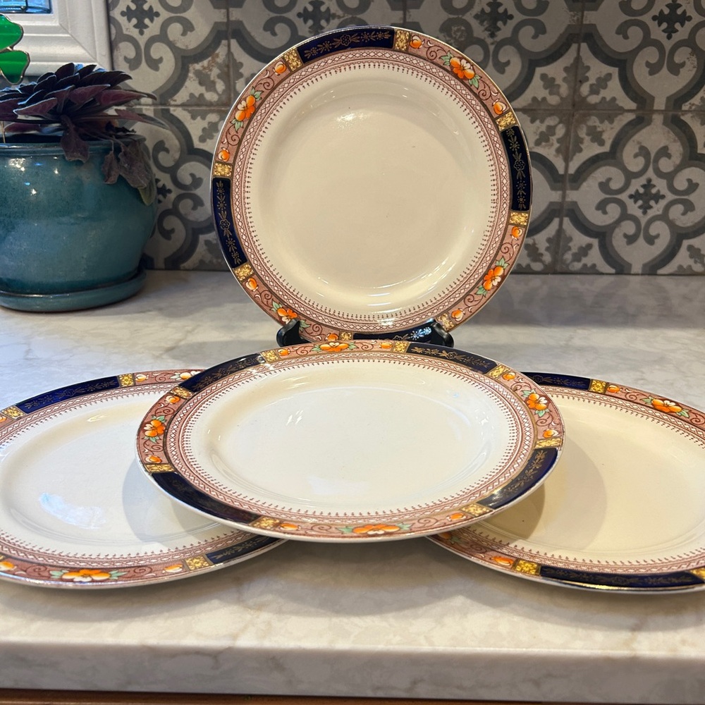 VINTAGE Mid Century Dinner Plates-Set of Four. J&G Meakin Sol Queen Mary-England